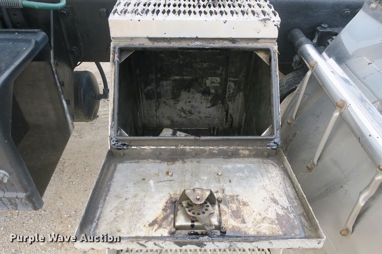 image for item DB10100 2007 Kenworth T600 semi truck