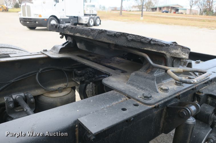 image for item DB10100 2007 Kenworth T600 semi truck