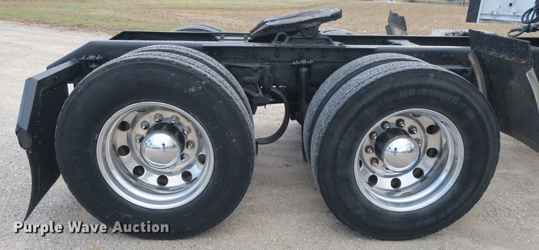 image for item DB10100 2007 Kenworth T600 semi truck