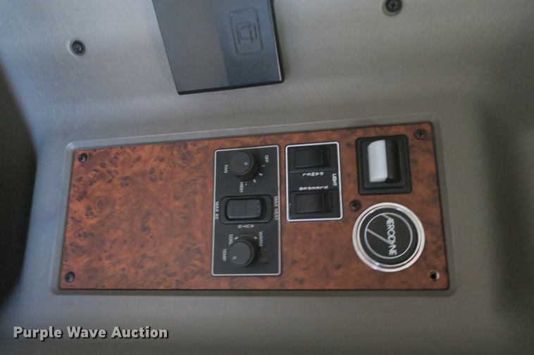 image for item DB10100 2007 Kenworth T600 semi truck