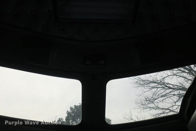 image for item DB10100 2007 Kenworth T600 semi truck