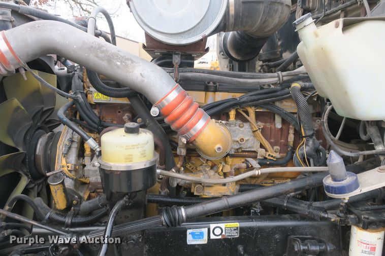 image for item DB10100 2007 Kenworth T600 semi truck