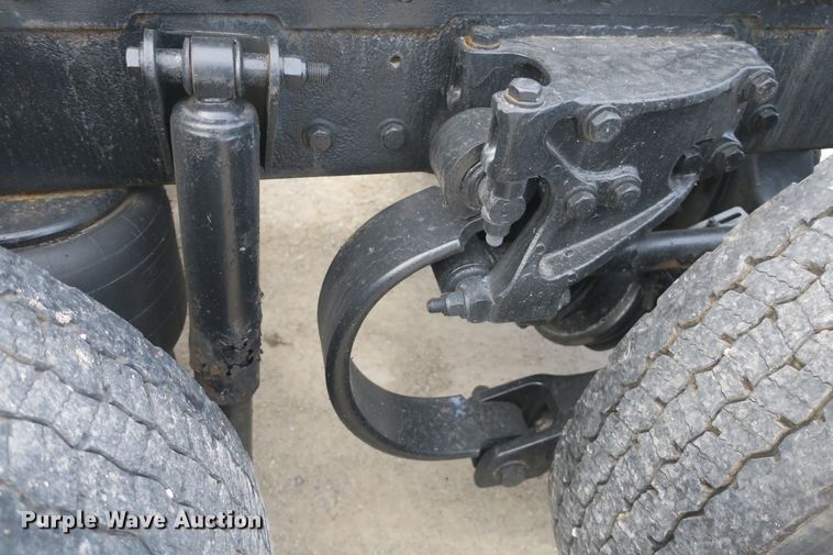 image for item DB10100 2007 Kenworth T600 semi truck