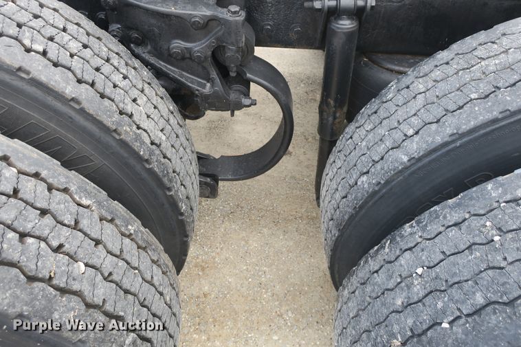 image for item DB10100 2007 Kenworth T600 semi truck