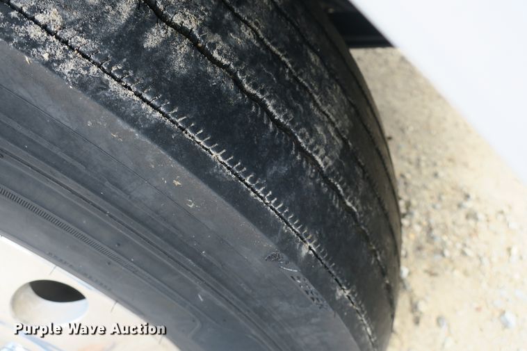 image for item DB10100 2007 Kenworth T600 semi truck