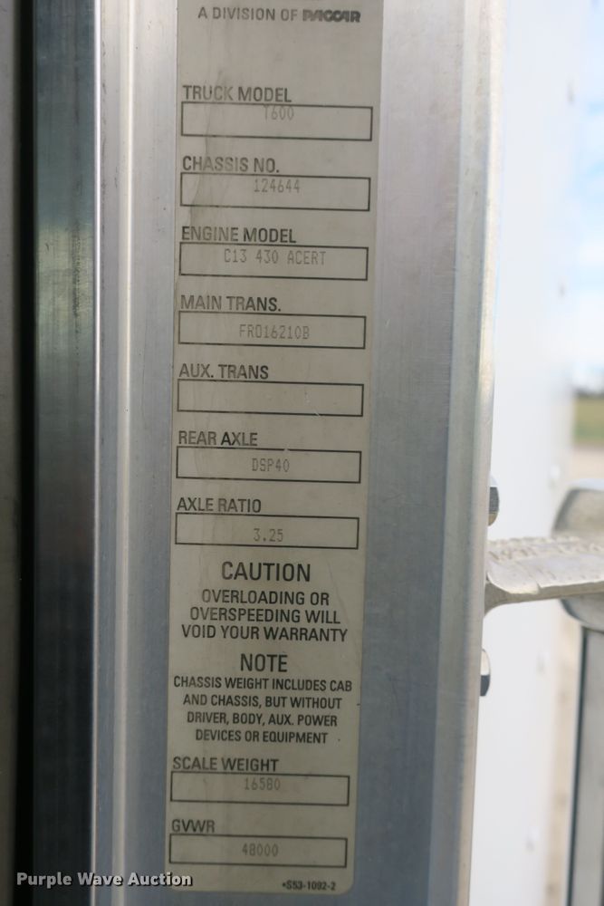 image for item DB10100 2007 Kenworth T600 semi truck