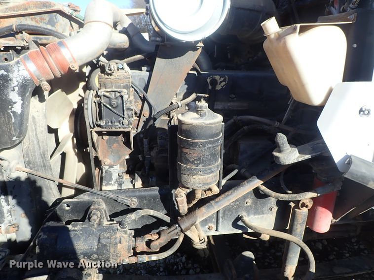 image for item DC3443 1993 Kenworth T450 semi truck