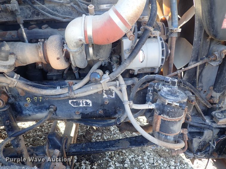 image for item DC3443 1993 Kenworth T450 semi truck