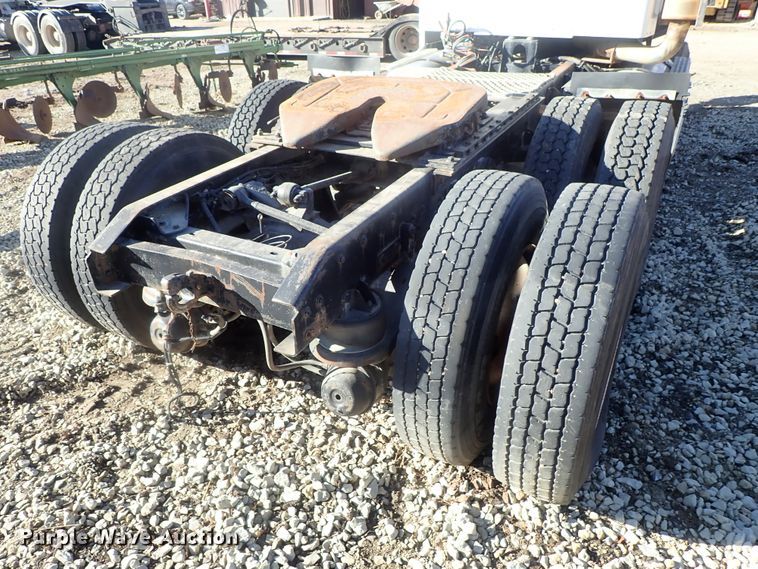 image for item DC3443 1993 Kenworth T450 semi truck