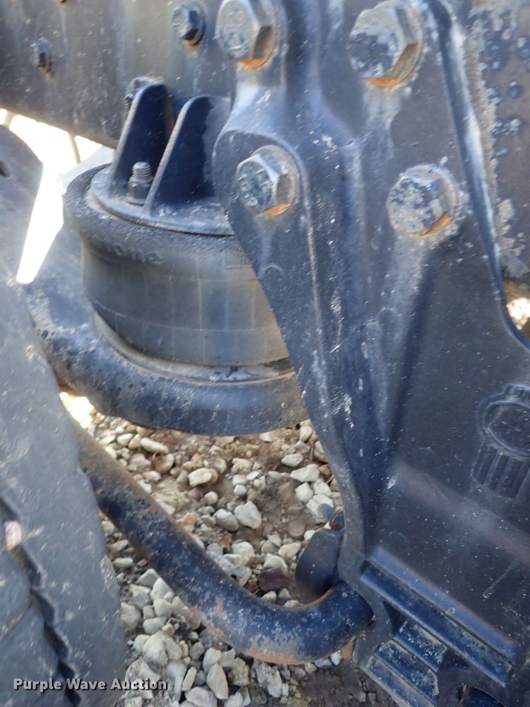 image for item DC3443 1993 Kenworth T450 semi truck