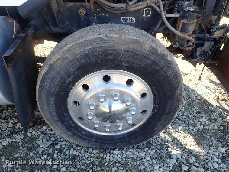 image for item DC3443 1993 Kenworth T450 semi truck