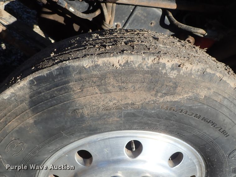 image for item DC3443 1993 Kenworth T450 semi truck