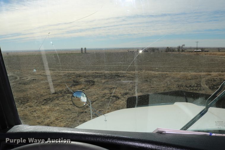 image for item DD6056 2005 Kenworth T800 semi truck