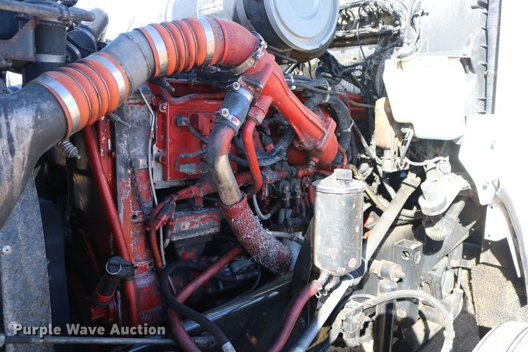 image for item DD6056 2005 Kenworth T800 semi truck