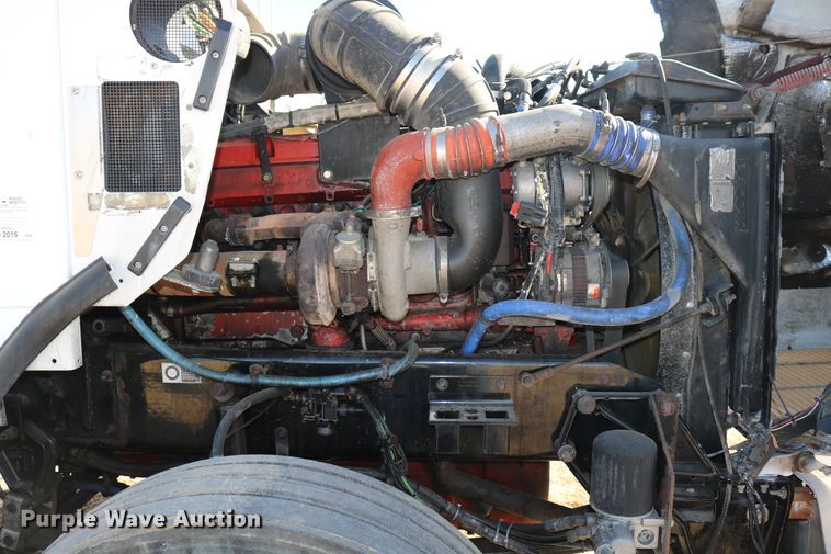 image for item DD6056 2005 Kenworth T800 semi truck