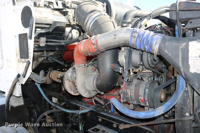 image for item DD6056 2005 Kenworth T800 semi truck