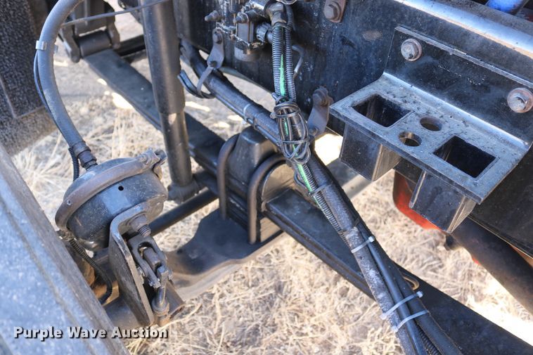 image for item DD6056 2005 Kenworth T800 semi truck