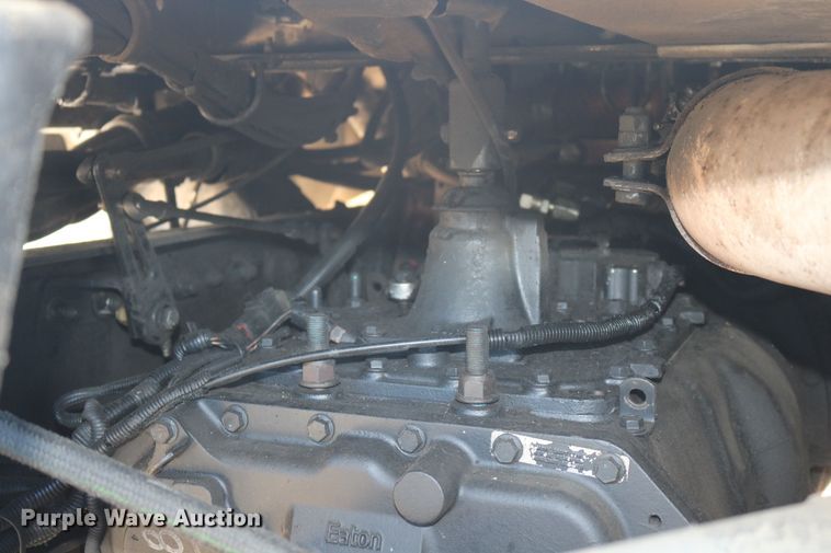 image for item DD6056 2005 Kenworth T800 semi truck