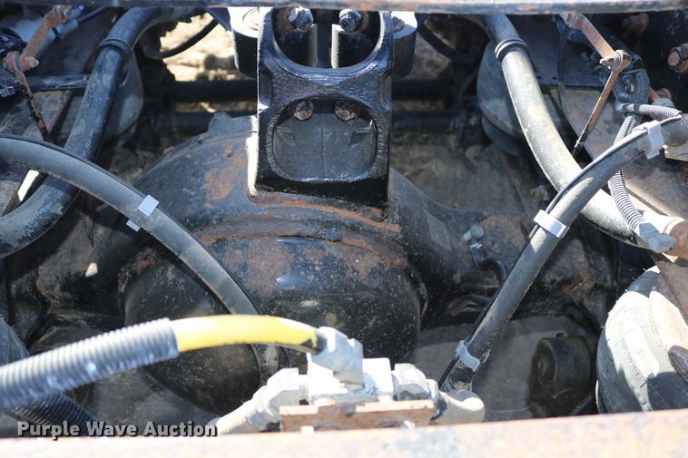 image for item DD6056 2005 Kenworth T800 semi truck