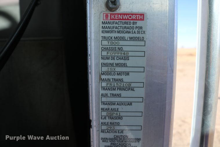 image for item DD6056 2005 Kenworth T800 semi truck