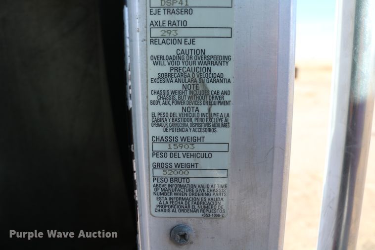 image for item DD6056 2005 Kenworth T800 semi truck