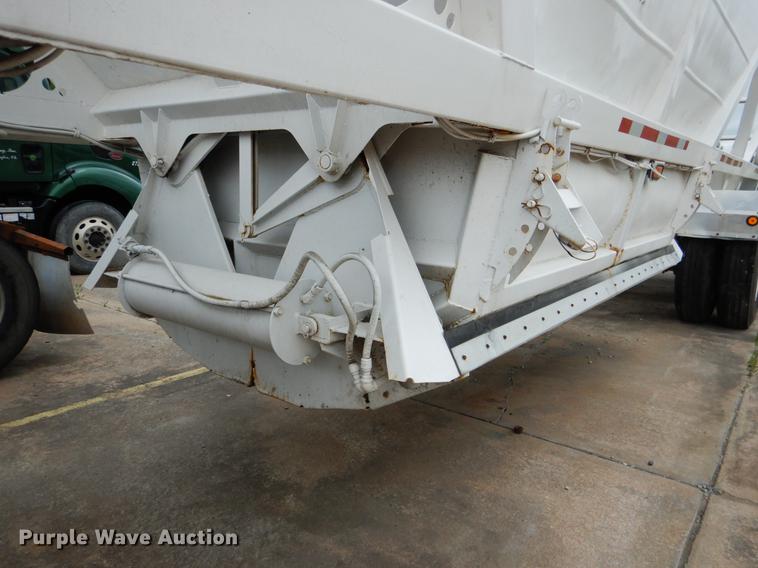 image for item DE3957 2009 American Carrier Equipment ABD370T bottom dump trailer