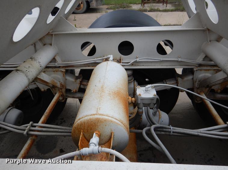 image for item DE3957 2009 American Carrier Equipment ABD370T bottom dump trailer