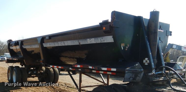 image for item DE4073 1997 Rancho end dump trailer
