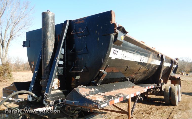 image for item DE4073 1997 Rancho end dump trailer