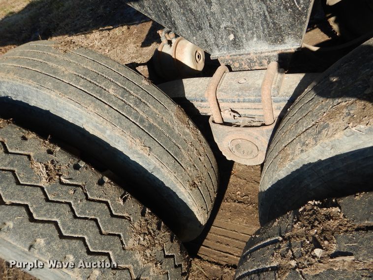 image for item DE4073 1997 Rancho end dump trailer