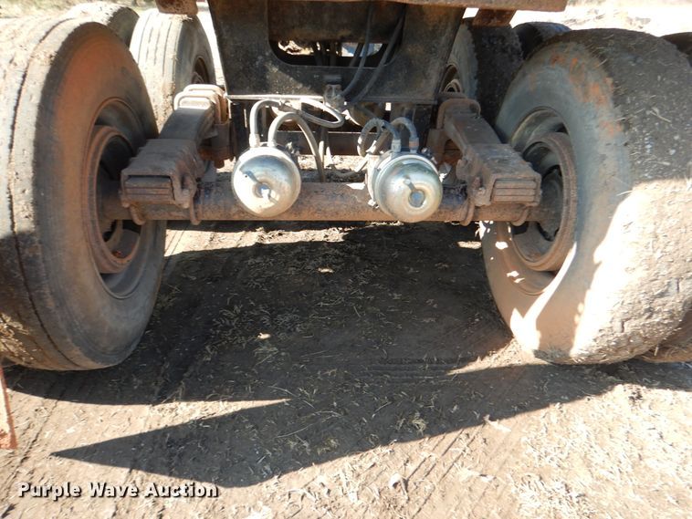 image for item DE4073 1997 Rancho end dump trailer