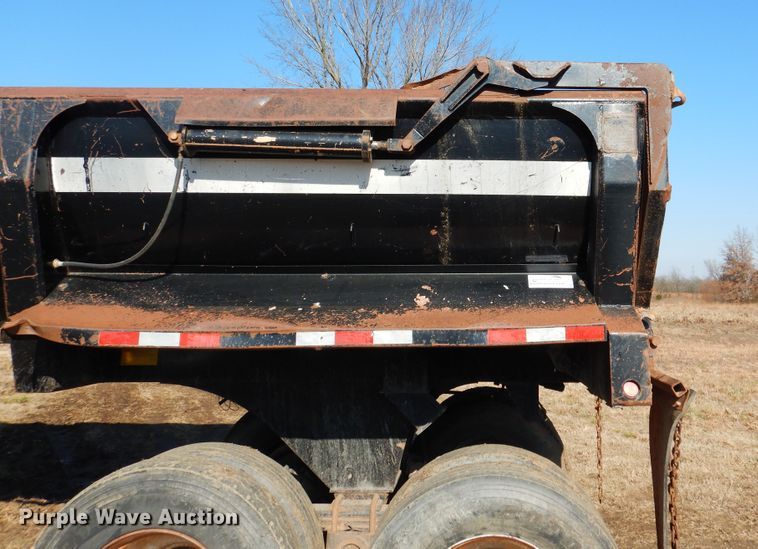 image for item DE4073 1997 Rancho end dump trailer
