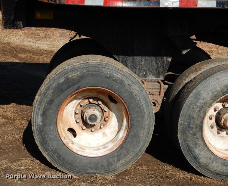 image for item DE4073 1997 Rancho end dump trailer