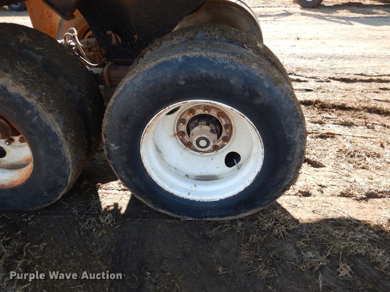 image for item DE4073 1997 Rancho end dump trailer