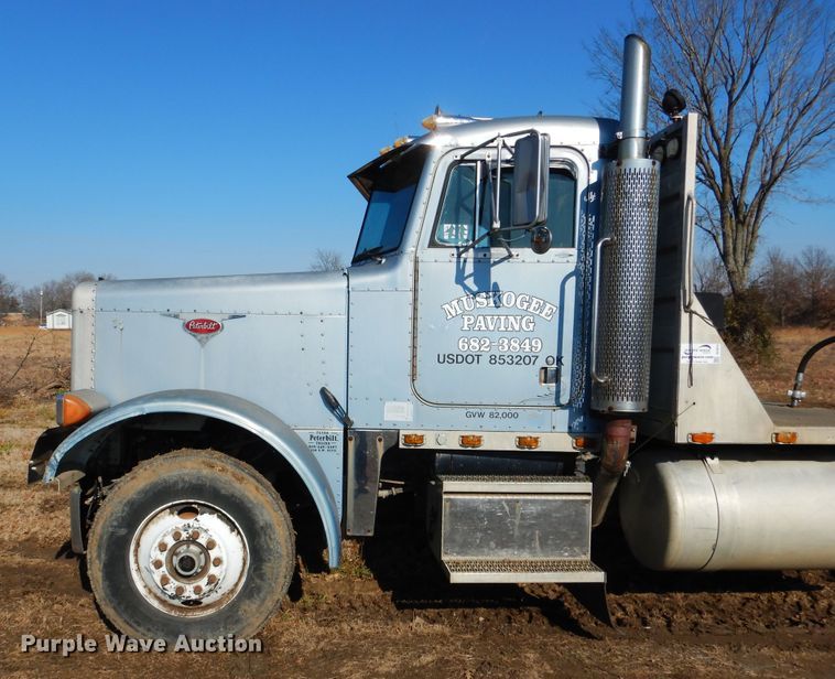 image for item DE4074 1987 Peterbilt 379 semi truck