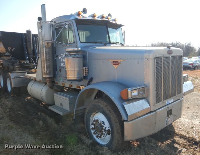 image for item DE4074 1987 Peterbilt 379 semi truck