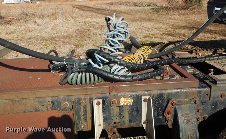 image for item DE4074 1987 Peterbilt 379 semi truck