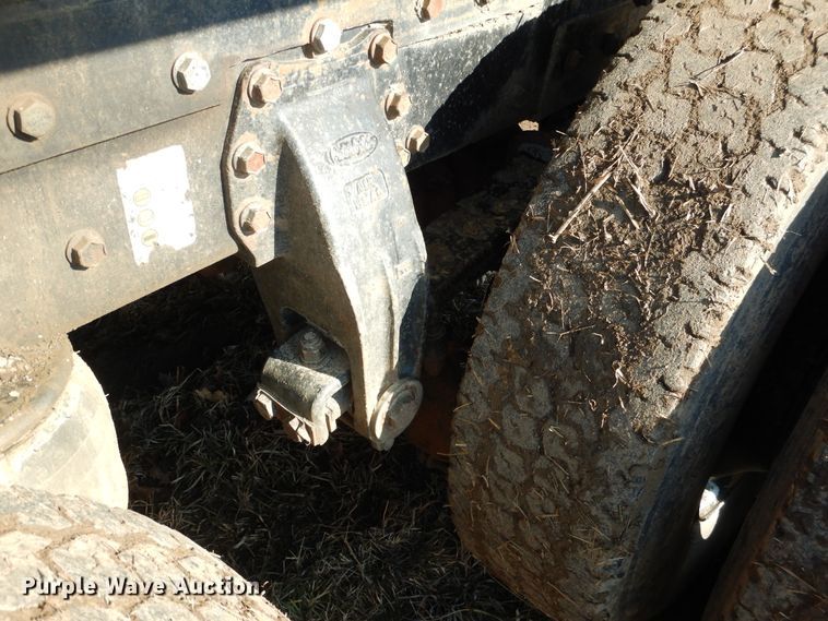 image for item DE4074 1987 Peterbilt 379 semi truck