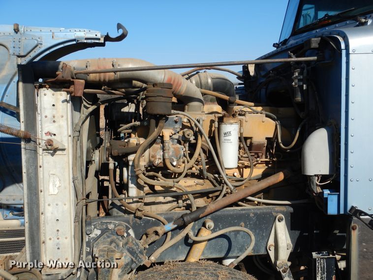 image for item DE4074 1987 Peterbilt 379 semi truck