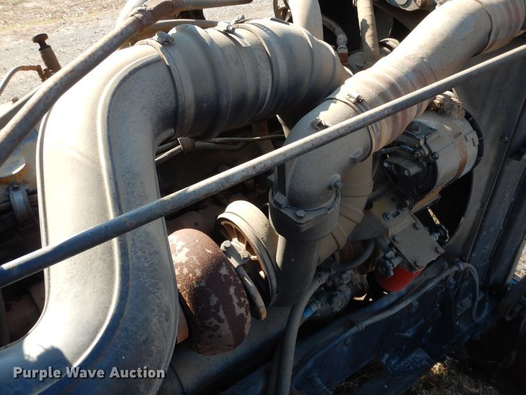 image for item DE4074 1987 Peterbilt 379 semi truck