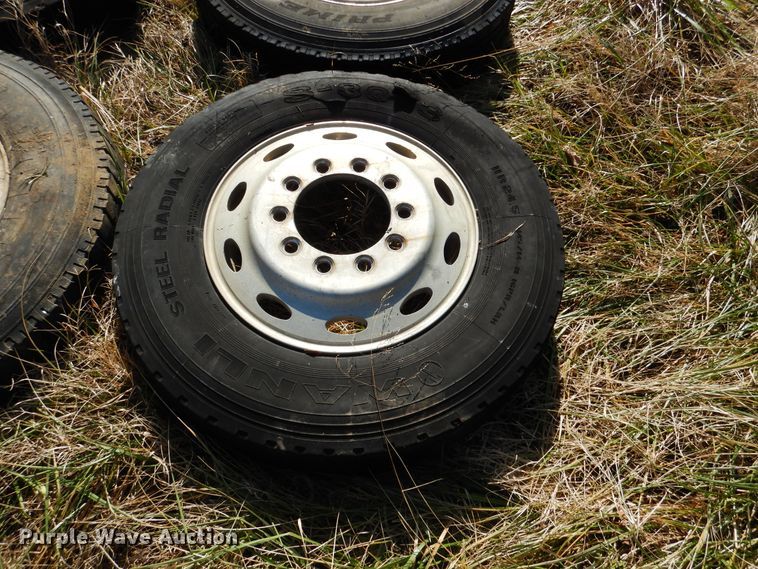 image for item DE4074 1987 Peterbilt 379 semi truck