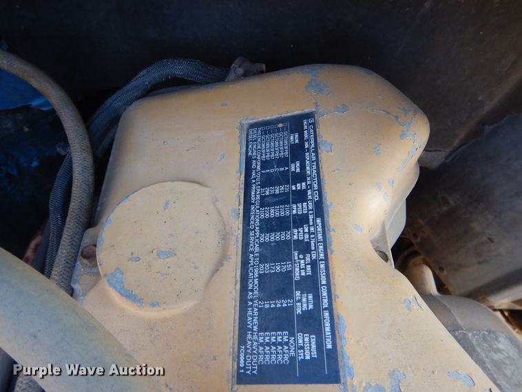 image for item DE4074 1987 Peterbilt 379 semi truck