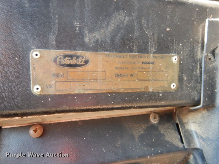 image for item DE4074 1987 Peterbilt 379 semi truck