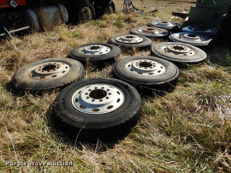 image for item DE4074 1987 Peterbilt 379 semi truck