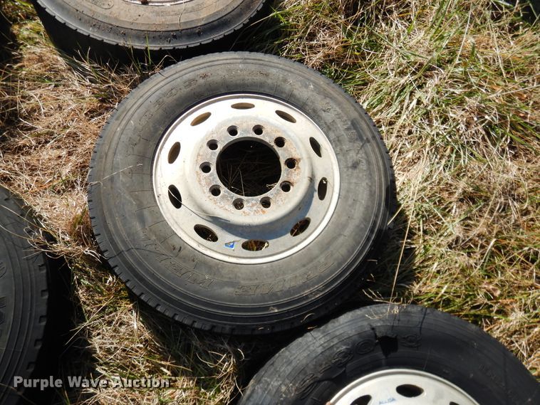 image for item DE4074 1987 Peterbilt 379 semi truck