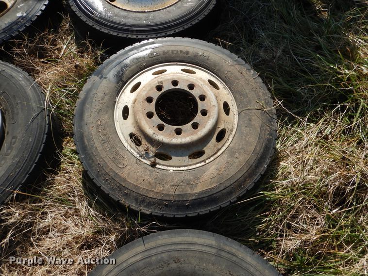 image for item DE4074 1987 Peterbilt 379 semi truck