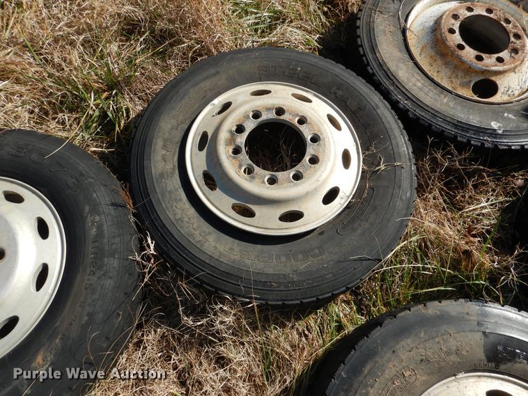 image for item DE4074 1987 Peterbilt 379 semi truck