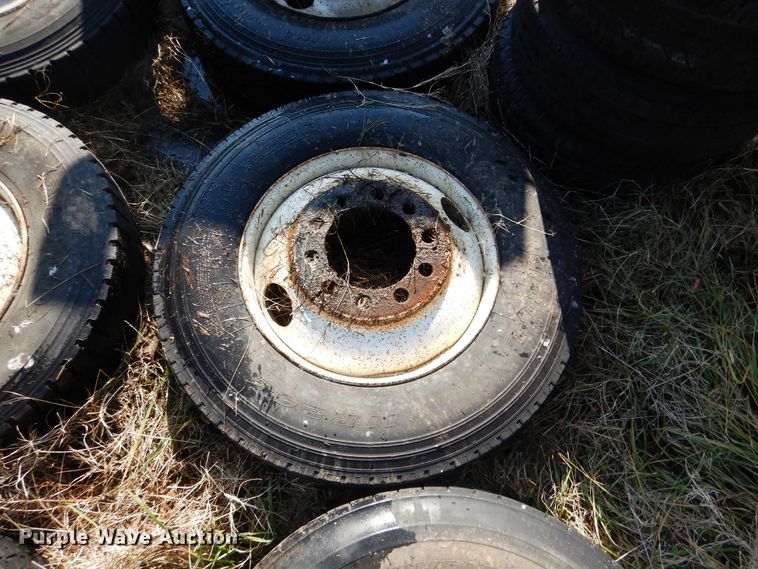 image for item DE4074 1987 Peterbilt 379 semi truck