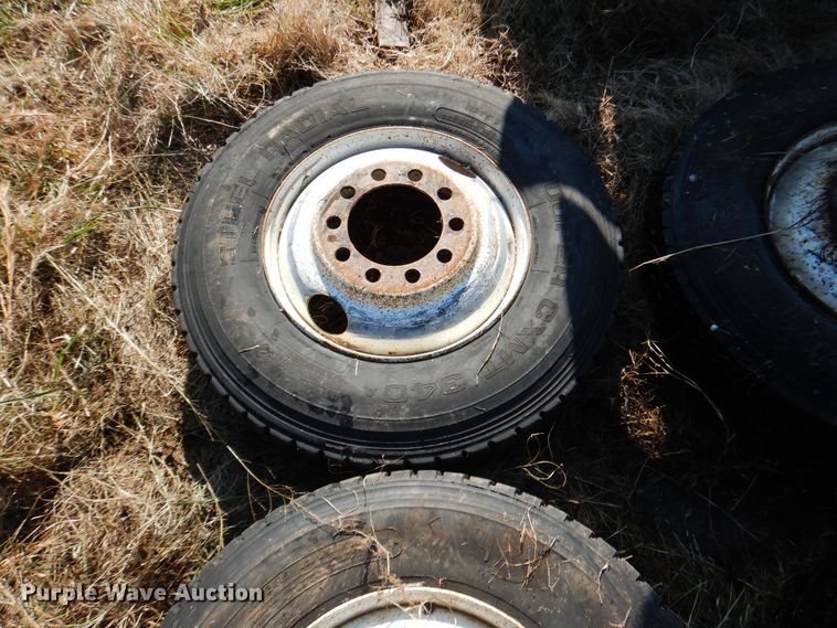 image for item DE4074 1987 Peterbilt 379 semi truck