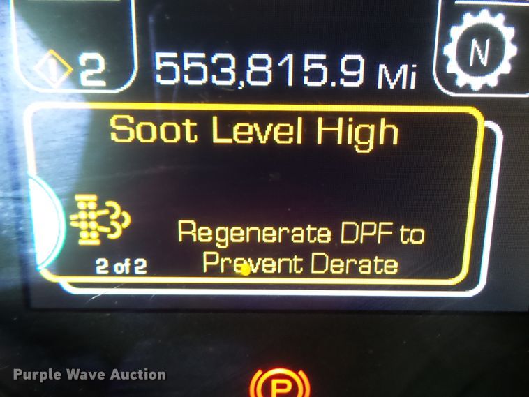 image for item DF0820 2015 Kenworth T680 semi truck